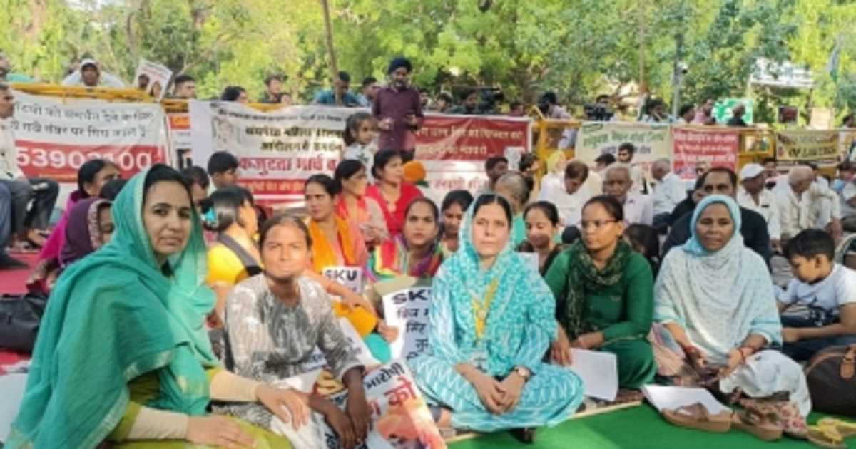 महिला किसान यूनियन ने ओलंपियन पहलवानों के साथ मारपीट की निंदा की महिला किसान यूनियन ने ओलंपियन पहलवानों के साथ मारपीट की निंदा की