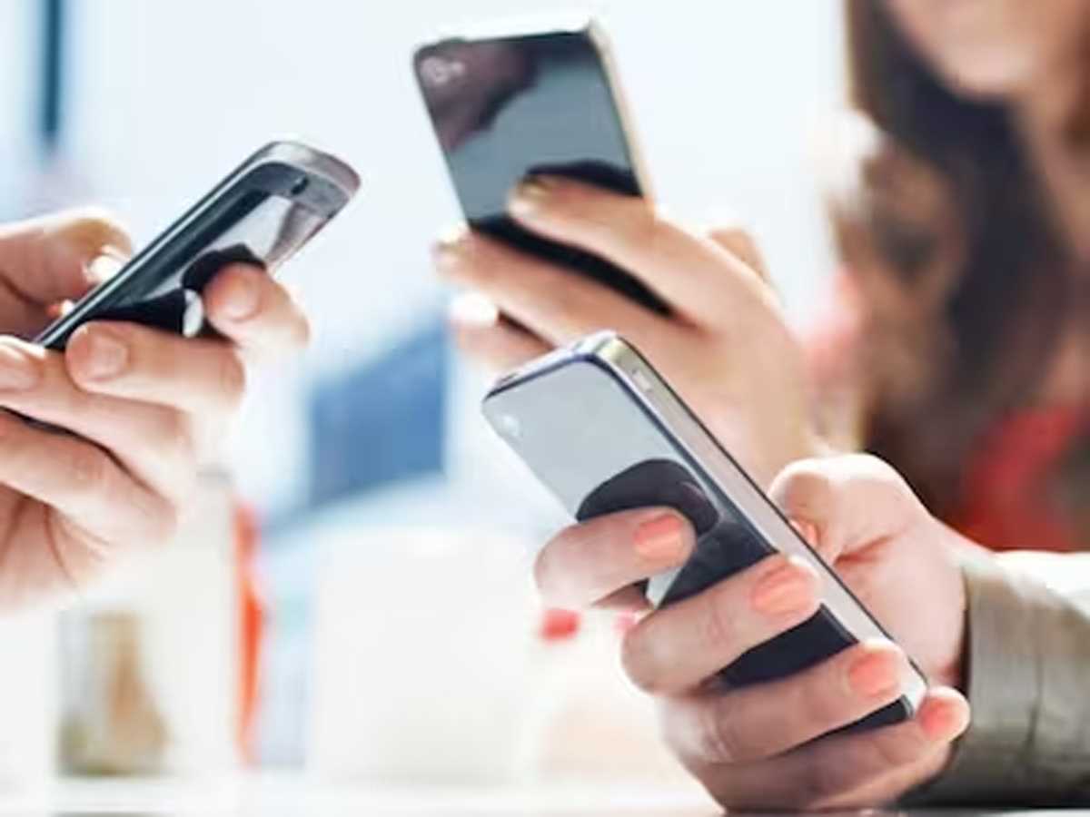 वित्तीय धोखाधड़ी से जुड़े लगभग 1.4 लाख मोबाइल फोन ब्लॉक