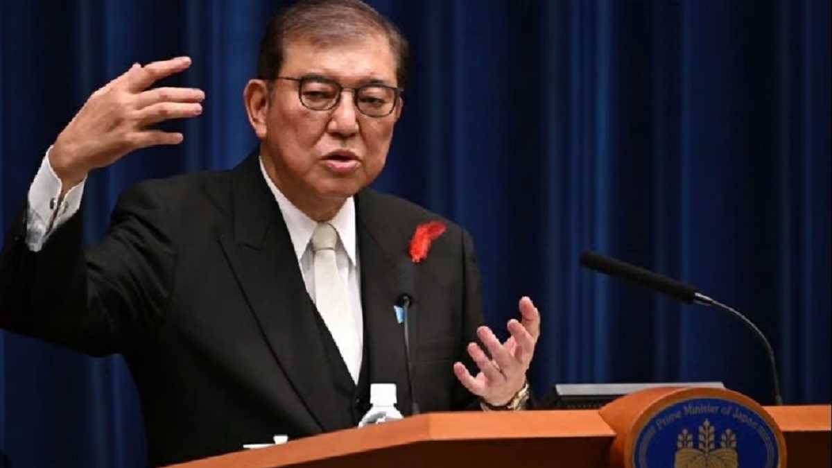 जापान: चुनाव में सत्तारूढ़ गठबंधन के बहुमत गंवाने के बाद भी पीएम बने रहना चाहते हैं इशिबा