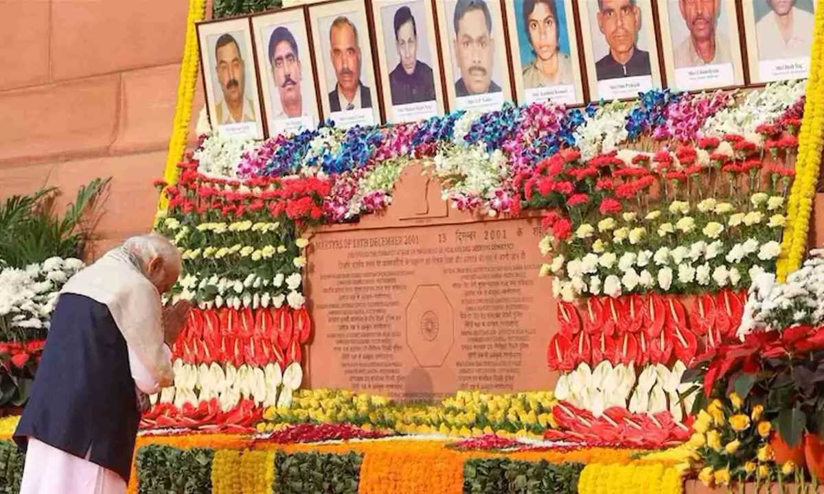 वर्ष 2001 में संसद पर हुए आतंकी हमले में शहीद सुरक्षाकर्मियों को लोक सभा ने दी श्रद्धांजलि
