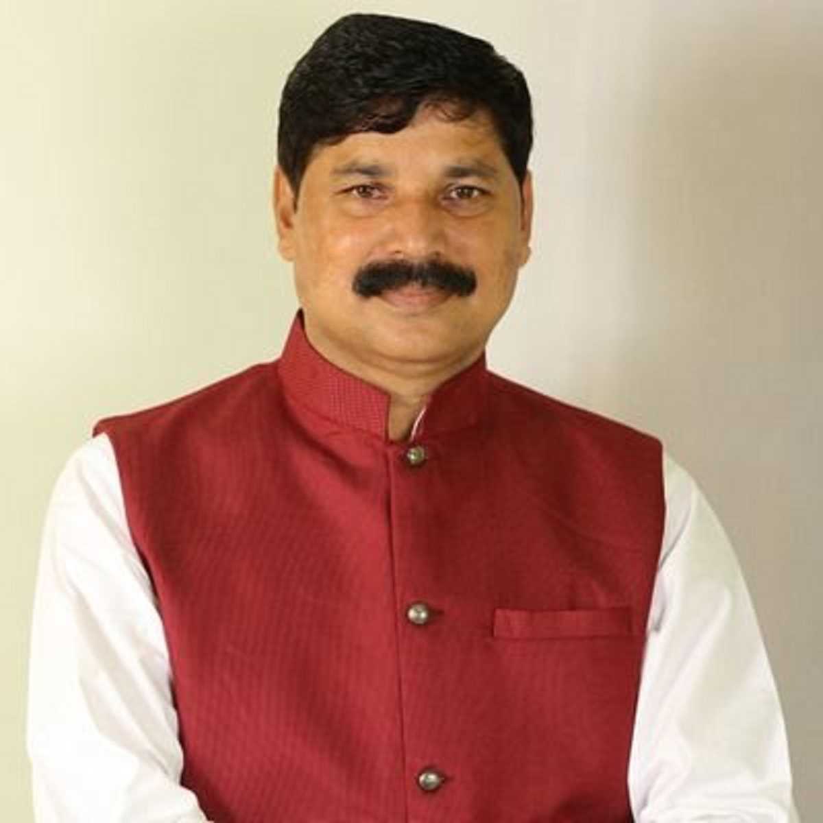 उल्टा तिरंगा फहराने पर असम भाजपा अध्यक्ष के खिलाफ प्राथमिकी