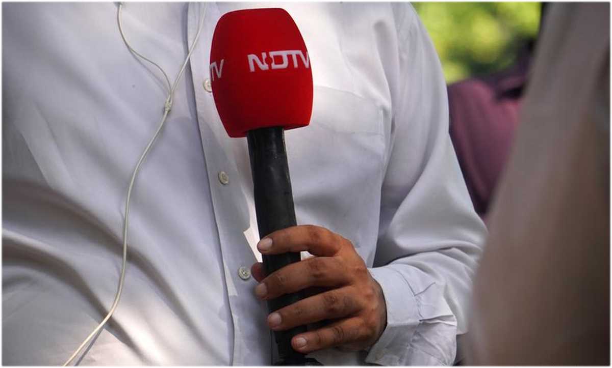एनडीटीवी का बिक जाना इतनी बड़ी खबर क्यों है?