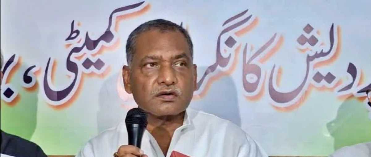 पीएम मोदी को राजनीति छोड़कर लोगों की भलाई के लिए करना चाहिए काम : अखिलेश प्रसाद सिंह