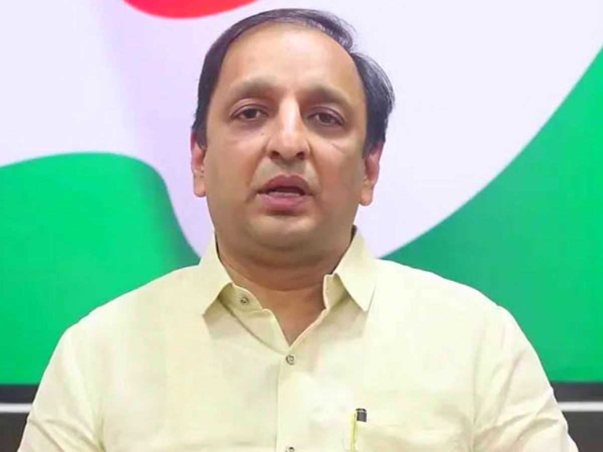 ईवीएम पर विश्वास कम, बैलेट पेपर से चुनाव होना चाहिए : सचिन सावंत