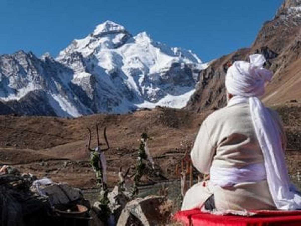 पिथौरागढ़ पहुंचे पीएम मोदी ने आदि कैलाश के किए दर्शन, पार्वती कुंड मंदिर में की पूजा अर्चना