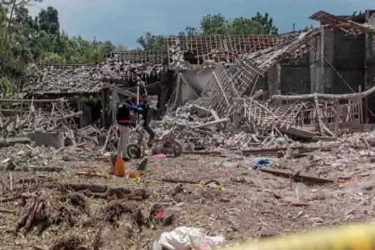 इंडोनेशिया में संदिग्ध विस्फोट में 4 की मौत, 13 घायल