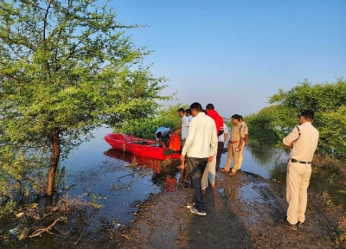 मंदसौर में बड़ा हादसा, चंबल नदी में नाव पटलने से 5 महिलाएं डूबीं; 3 की मौत