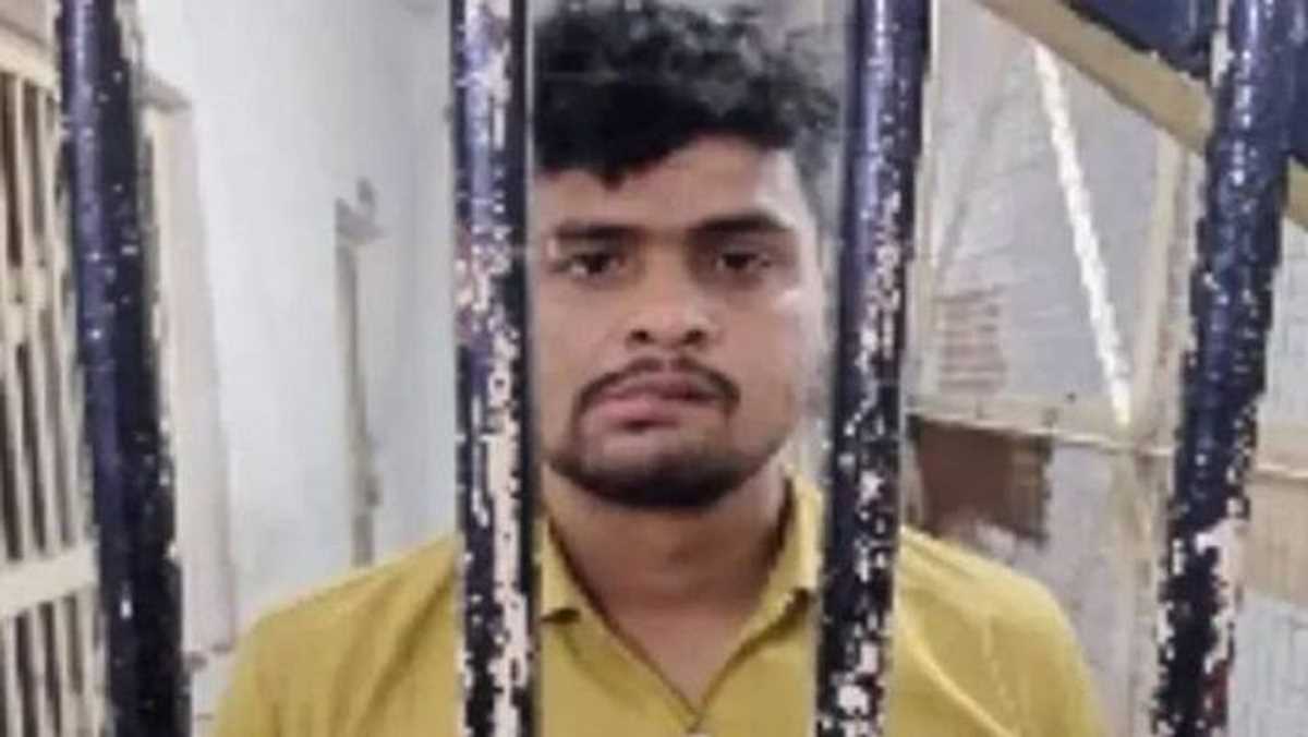 तीसरी मंजिल से युवती को दिया धक्का