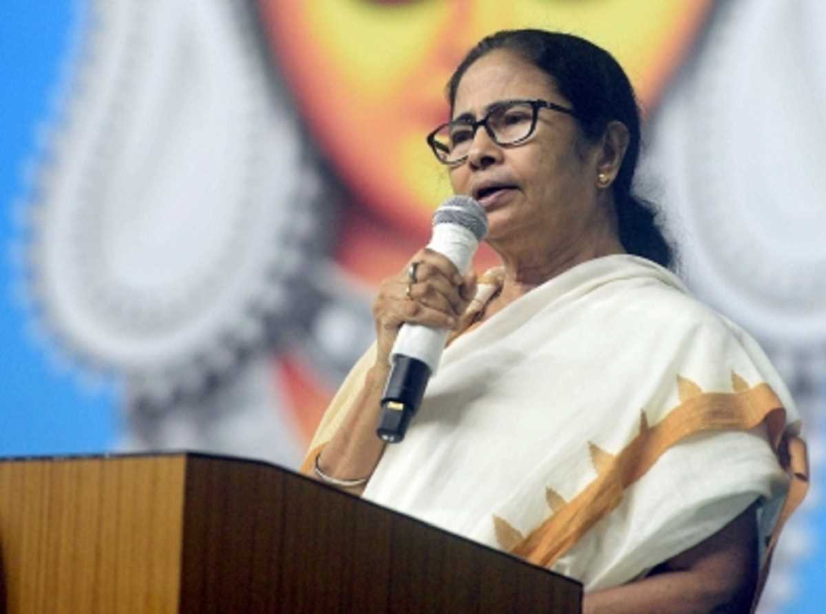 सौरव गांगुली के बाहर होने पर ममता बनर्जी ने बीसीसीआई पर किया तीखा हमला