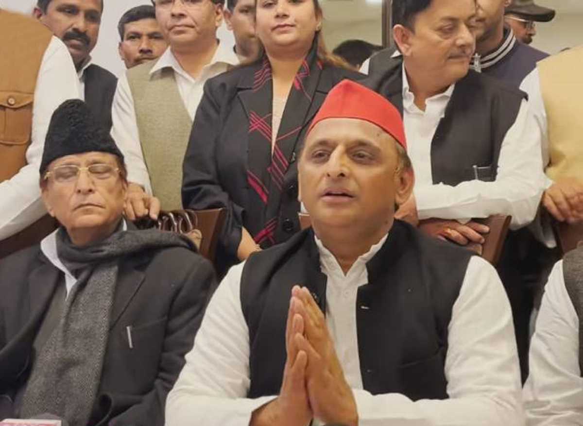 अधिकारी भाजपा के एजेंट की तरह कर रहे हैं काम : अखिलेश