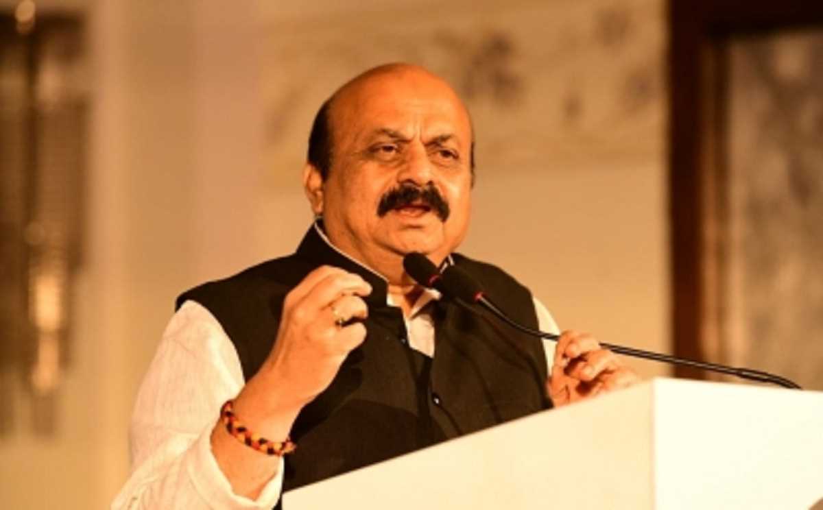 दिवाली पर पत्रकारों को नकद उपहार देने से सीएम की छवि हुई खराब : सूत्र दिवाली पर पत्रकारों को नकद उपहार देने से सीएम की छवि हुई खराब : सूत्र