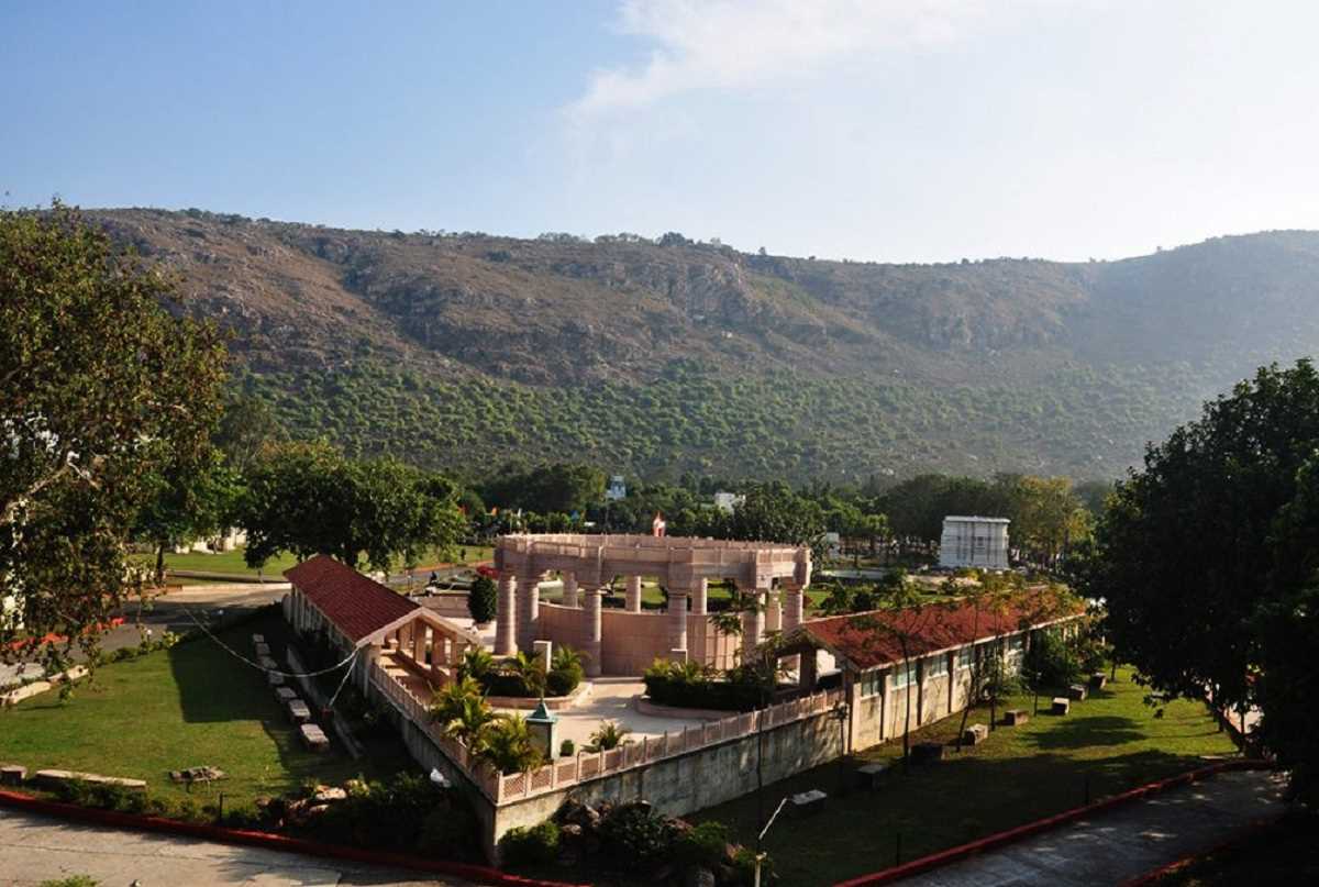 बिहार के राजगीर में बनेगी फिल्म सिटी, अन्य खूबसूरत लोकेशनों को भी बेहतर बनाने की योजना