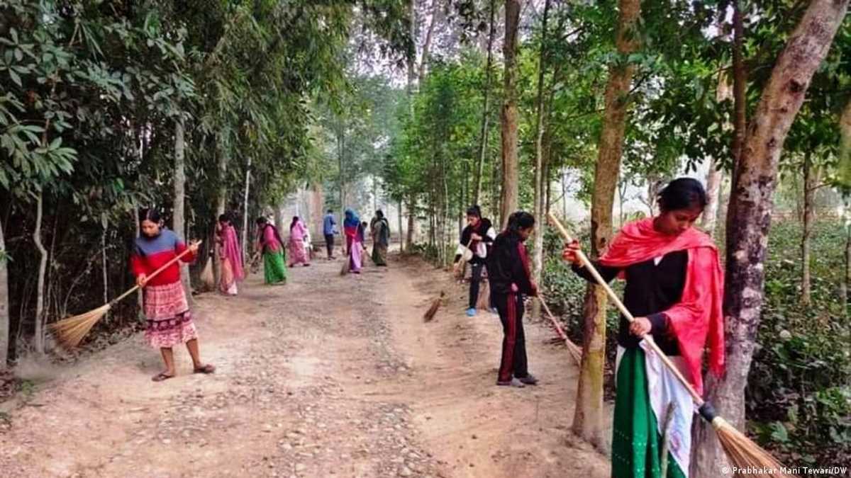 असम में गांवों को स्वच्छ रखने की अनूठी प्रतियोगिता
