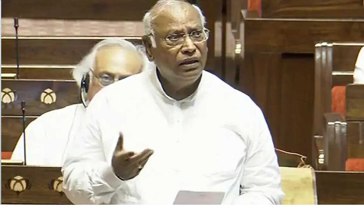 बांग्लादेश में अल्पसंख्यकों की रक्षा करे सरकार: मल्लिकार्जुन खरगे बांग्लादेश में अल्पसंख्यकों की रक्षा करे सरकार: मल्लिकार्जुन खरगे