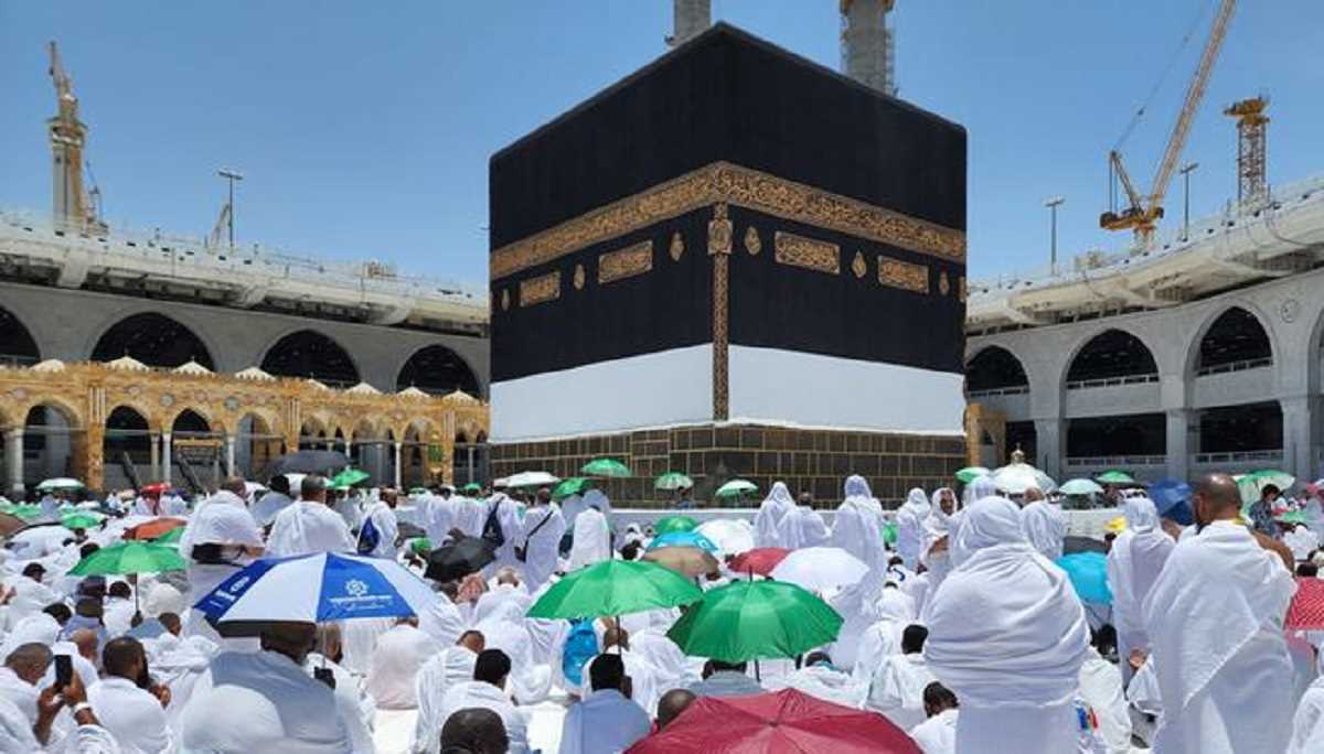 इस्राएली पत्रकार के चुपचाप मक्का पहुंचने पर छिड़ा विवाद