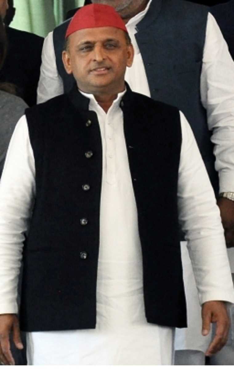 Akhilesh Yadav का हमला, बोले- पहले दूध अब बस का किराया बढ़ाकर भाजपा ने घरेलू अर्थव्यवस्था को किया चौपट