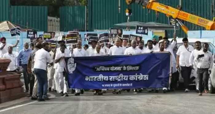 कांग्रेस मुक्त भारत कभी हकीकत नहीं होगा : गहलोत कांग्रेस मुक्त भारत कभी हकीकत नहीं होगा : गहलोत