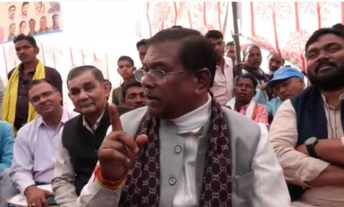 केंद्रीय मंत्री फग्गन सिंह कुलस्ते का गाली देने वाला वीडियो वायरल केंद्रीय मंत्री फग्गन सिंह कुलस्ते का गाली देने वाला वीडियो वायरल