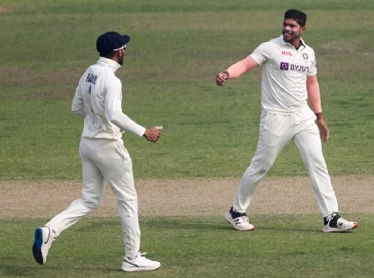 उमेश यादव और अश्विन ने चार-चार विकेट लेकर बांग्लादेश को 227 पर समेटा