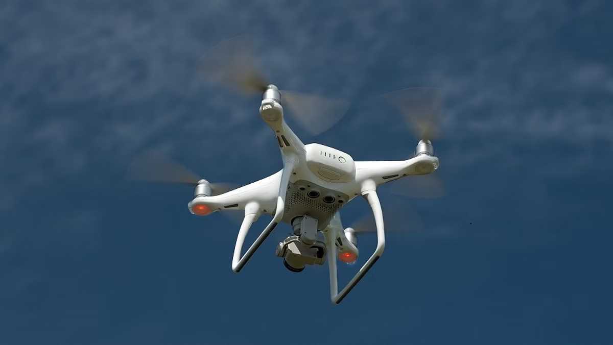 दिल्ली में पीएम आवास के पास नो फ्लाइंग जोन में उड़ता दिखा ड्रोन, मचा हड़कंप, एक्शन में सुरक्षा एजेंसियां