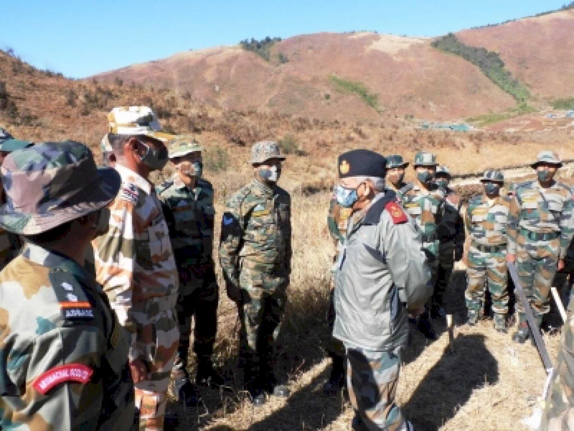 चीन के साथ सीमा विवाद के बीच लद्दाख पहुंचे सीडीएस बिपिन रावत