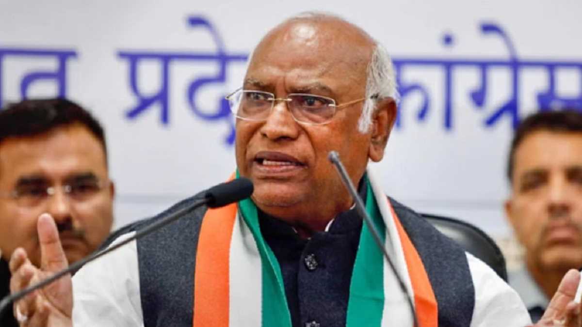 तेलंगाना में कांग्रेस की नई सुबह का ब्लूप्रिंट तैयार: खड़गे तेलंगाना में कांग्रेस की नई सुबह का ब्लूप्रिंट तैयार: खड़गे