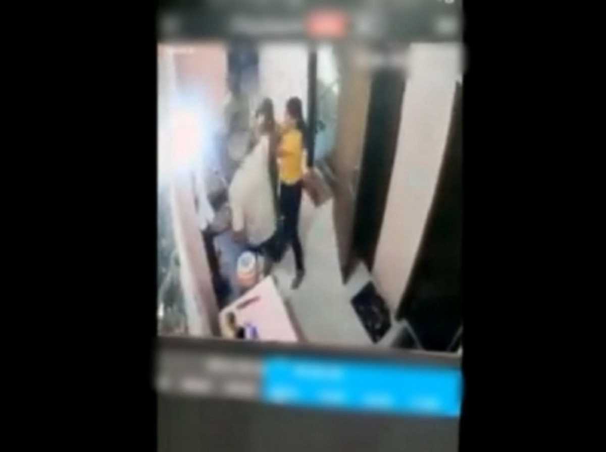 दिल्ली की थप्पड़बाज दारोगा बहू पर एक्शन, बुजुर्ग ससुर से की थी मारपीट