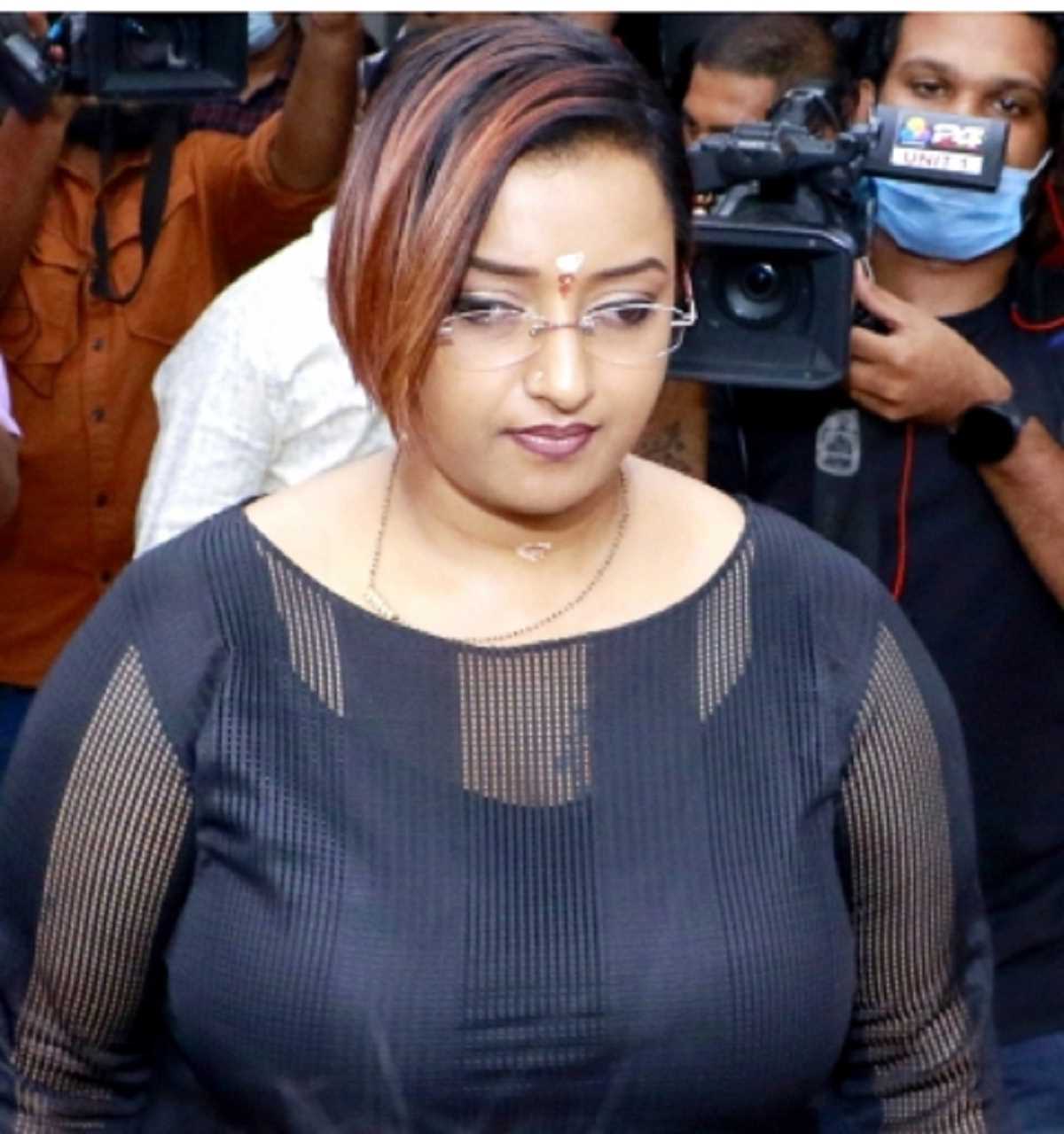 स्वप्ना सुरेश के खिलाफ कानूनी कार्रवाई पर विचार कर रहे केरल के पूर्व स्पीकर