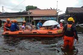 इंडोनेशिया में भूकंप और बाढ़ से मृतकों का आंकड़ा बढ़कर 96 पहुंचा इंडोनेशिया में भूकंप और बाढ़ से मृतकों का आंकड़ा बढ़कर 96 पहुंचा