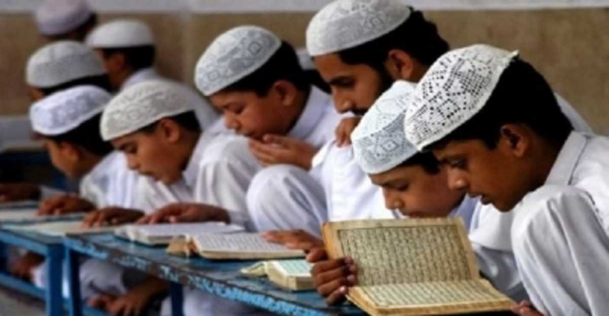 Dress Code In Madrasa: उत्तराखंड के मदरसों में लागू होगा ड्रेस कोड और NCERT पाठ्यक्रम, सात मदरसे बनेंगे मॉर्डन