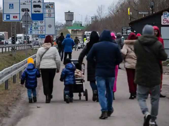 यूक्रेन के कुछ शहरों से करीब 40,000 लोगों की हुई निकासी जेलेंस्की