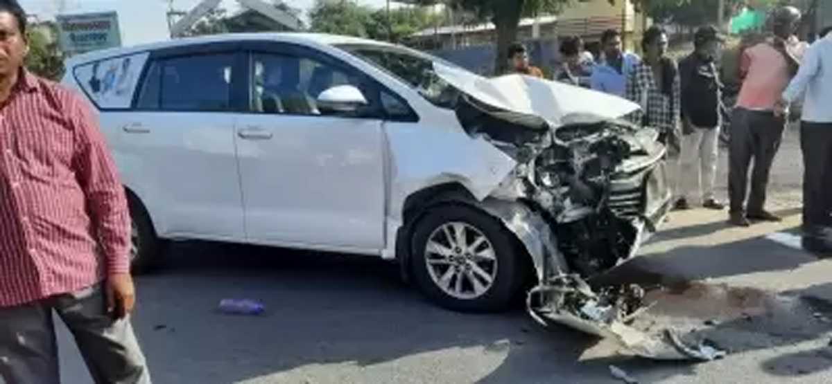 महाराष्ट्र : भारत जोड़ो यात्रा में जा रहे कांग्रेस नेता नसीम खान हादसे में घायल महाराष्ट्र : भारत जोड़ो यात्रा में जा रहे कांग्रेस नेता नसीम खान हादसे में घायल