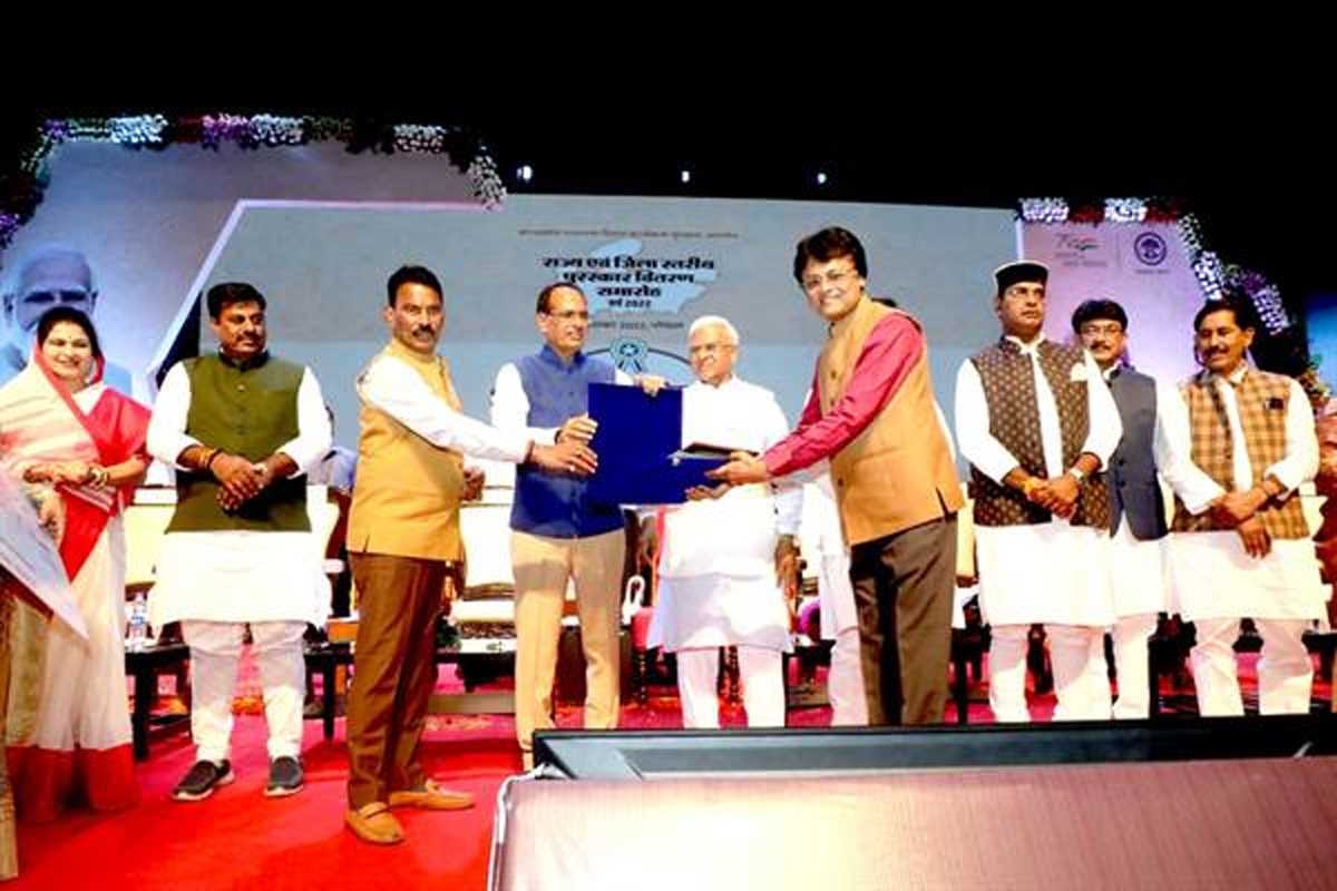 सार्वजनिक सम्मान और पुरस्कार व्यक्ति को बेहतर योगदान के लिए प्रेरित करते हैं : पटेल