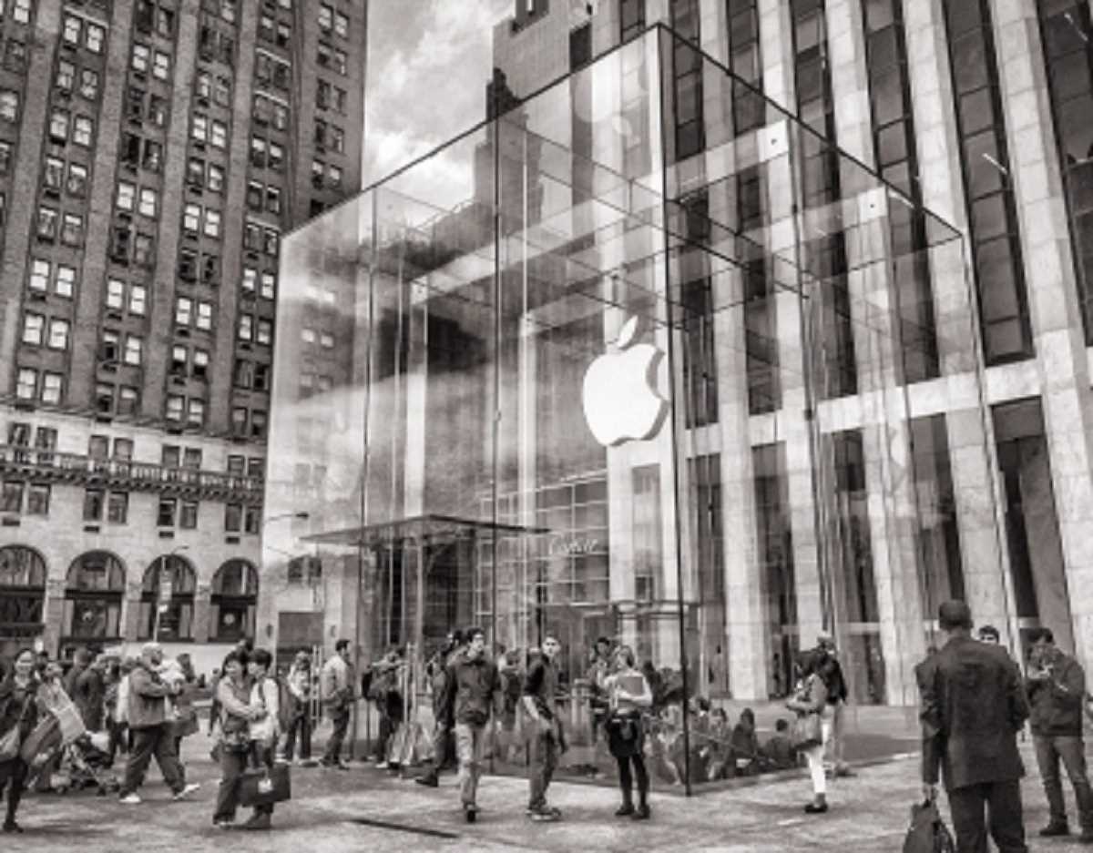 अमेरिकी श्रम एजेंसी ने भेदभाव को लेकर एप्पल के खिलाफ शिकायत दर्ज की