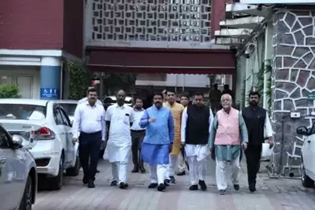 भाजपा ने नवीन पटनायक और केसीआर सरकार पर उपचुनाव को प्रभावित करने का लगाया आरोप- चुनाव आयोग से की कार्रवाई की मांग