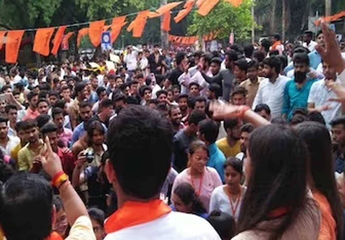 डूसू चुनाव में मिली जीत पर एबीवीपी ने निकाला विजय मार्च