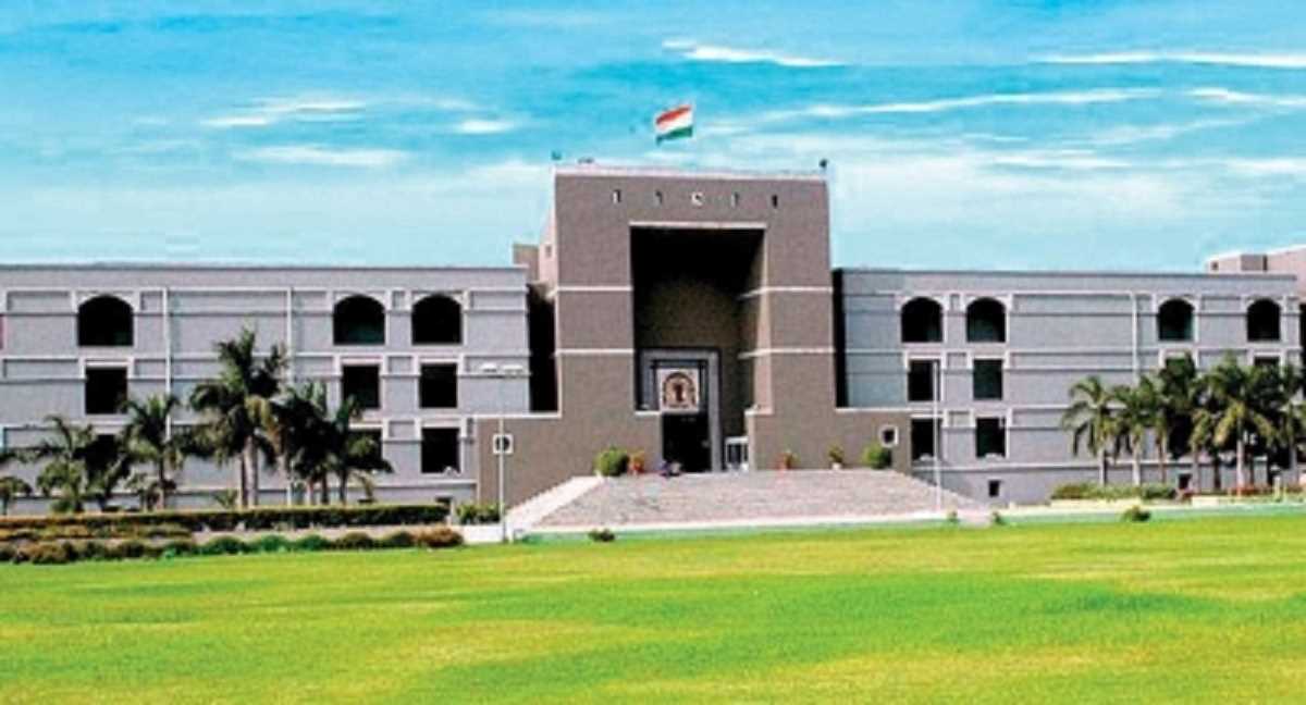 समाज के नैतिक मूल्य गिर रहे हैं, पॉक्सो मामले पर  गुजरात हाईकोर्ट