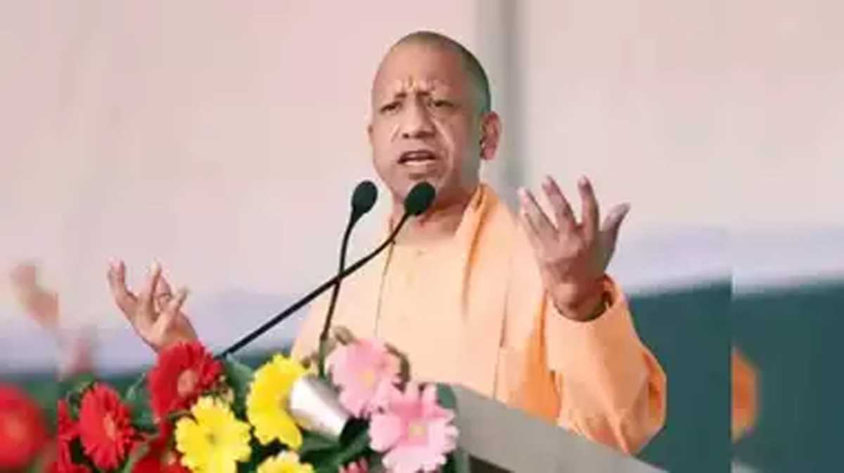 गुरुकुलों में यज्ञ और हवन की पुरानी पद्धति का अनुसरण होना चाहिए : सीएम योगी