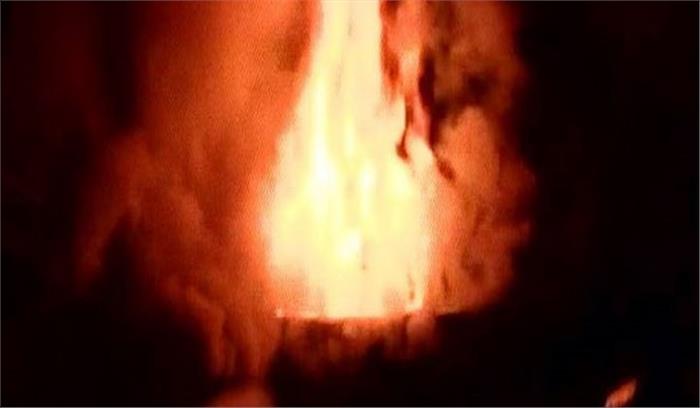 हैदराबाद : चार सितारा होटल में लगी आग हैदराबाद : चार सितारा होटल में लगी आग