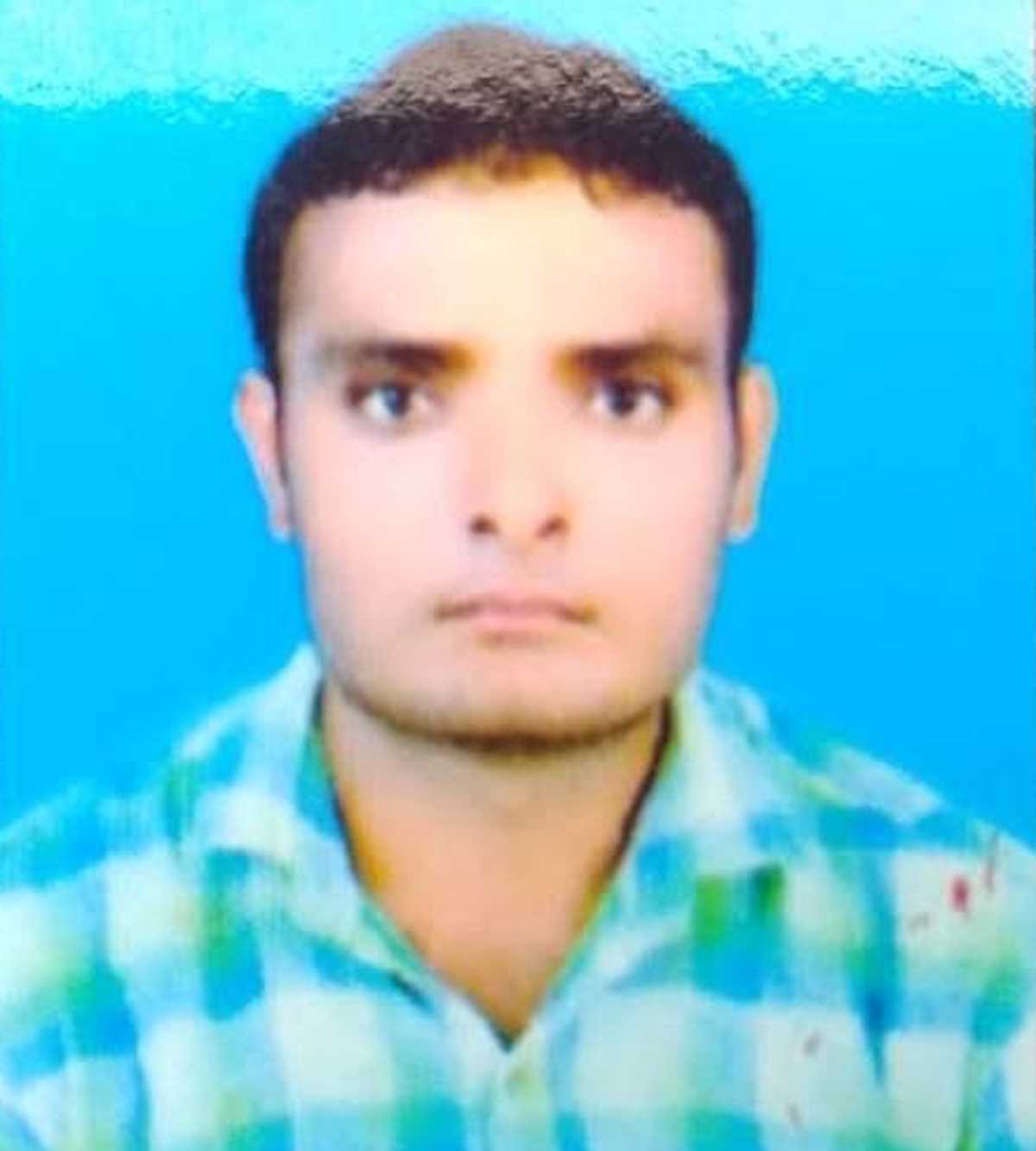 सड़क हादसे में बाइक सवार युवक की मौत, एक घायल