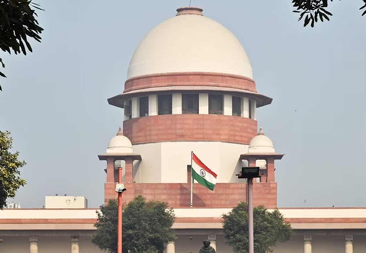 मथुरा की शाही ईदगाह मस्जिद स्थल को कृष्ण जन्मभूमि के रूप में मान्यता की याचिका सुप्रीम कोर्ट में खारिज मथुरा की शाही ईदगाह मस्जिद स्थल को कृष्ण जन्मभूमि के रूप में मान्यता की याचिका सुप्रीम कोर्ट में खारिज