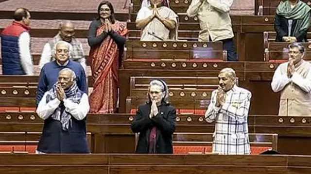 महाकुंभ भगदड़ पर संसद में हंगामा, खरगे के बयान से बढ़ा विवाद!