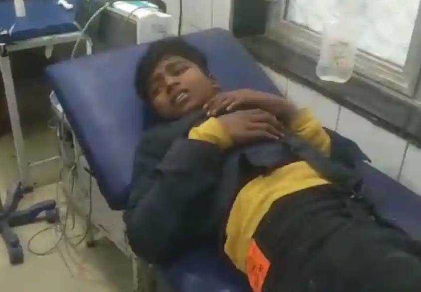 अमेठी में शोभायात्रा के डीजे में करेंट उतरने से नौ बच्चे झुलसे अमेठी में शोभायात्रा के डीजे में करेंट उतरने से नौ बच्चे झुलसे