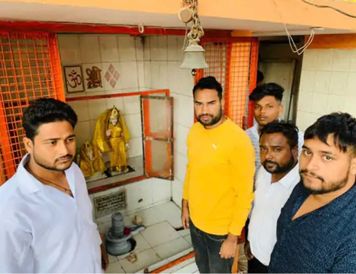 खंडित मूर्तियों को बदला गया, शांति व्यवस्था को लेकर पुलिस मुस्तैद