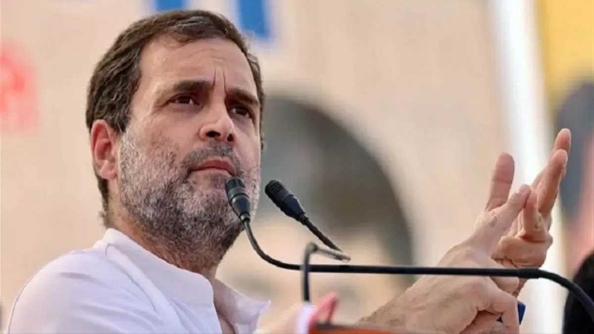 मोदी सवालों का जवाब देने से डरते क्यों है : राहुल