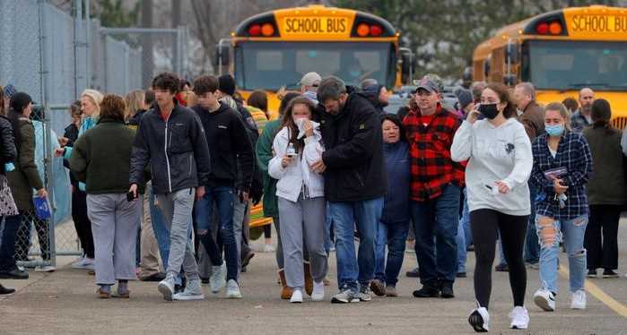 अमेरिका में फिर हुई कैंपस में गोलीबारी, तीन छात्र मारे गए अमेरिका में फिर हुई कैंपस में गोलीबारी, तीन छात्र मारे गए