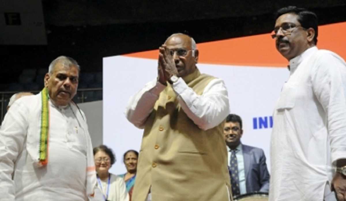 संचालन समिति की बैठक से पहले सीडब्ल्यूसी चुनाव टालने का फैसला : कांग्रेस संचालन समिति की बैठक से पहले सीडब्ल्यूसी चुनाव टालने का फैसला : कांग्रेस