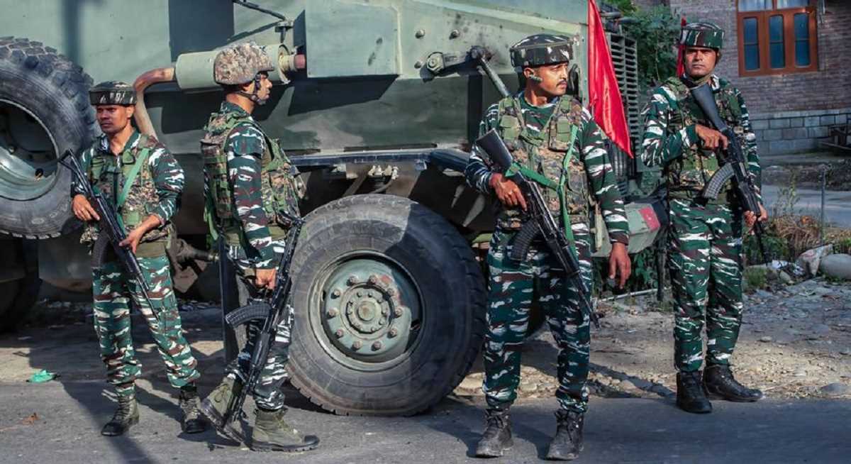 पाकिस्तान के हमले की आशंका के बीच भारत की तैयारियां