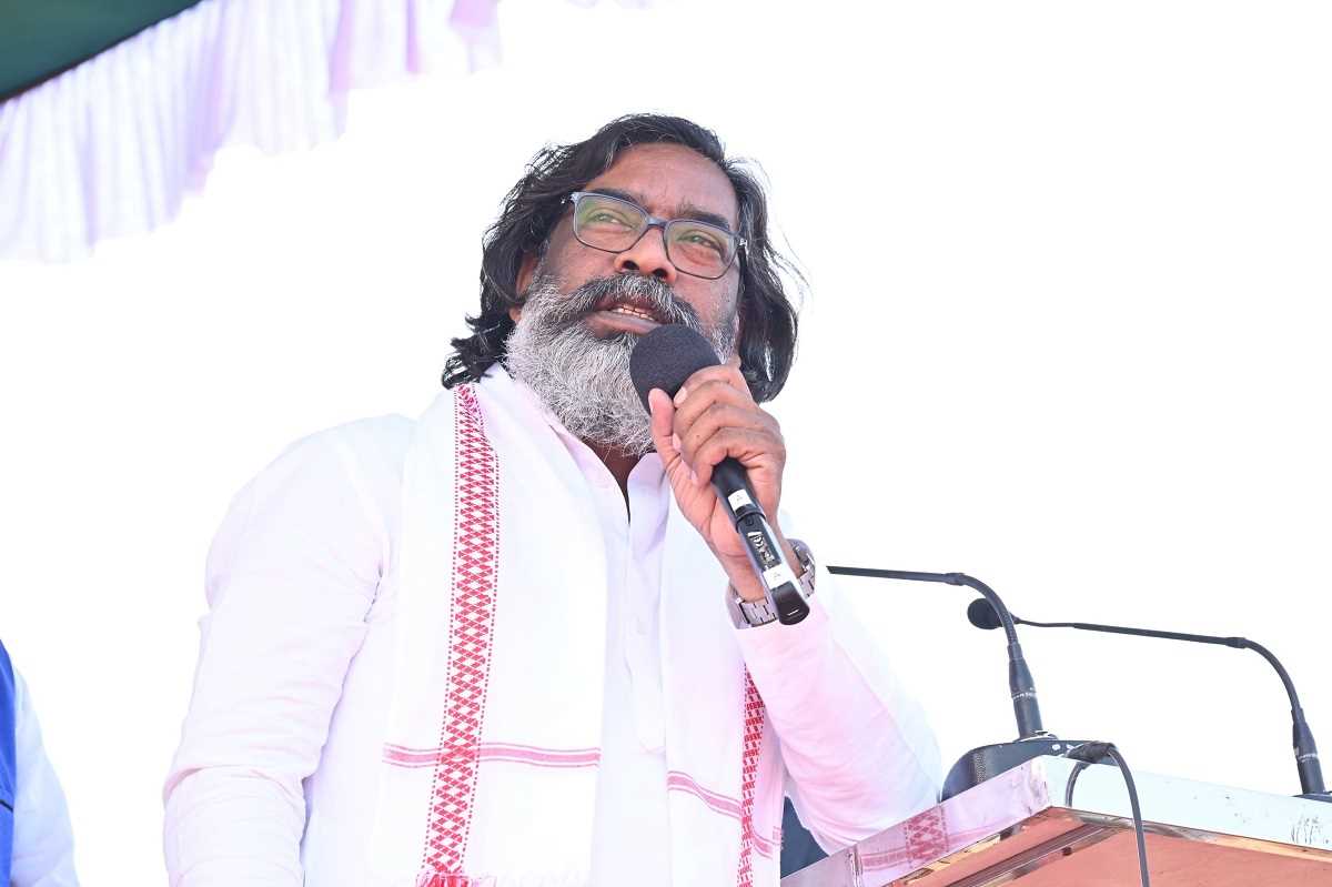 झारखंड में हेमंत सोरेन की दहाड़, तीर-धनुष देगा जवाब