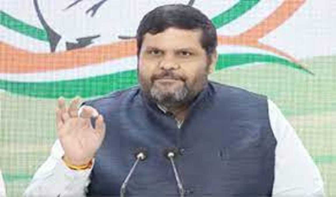 पेट्रोल-डीजल 15, सिलेंडर 150 रुपए घटाए सरकार : कांग्रेस पेट्रोल-डीजल 15, सिलेंडर 150 रुपए घटाए सरकार : कांग्रेस